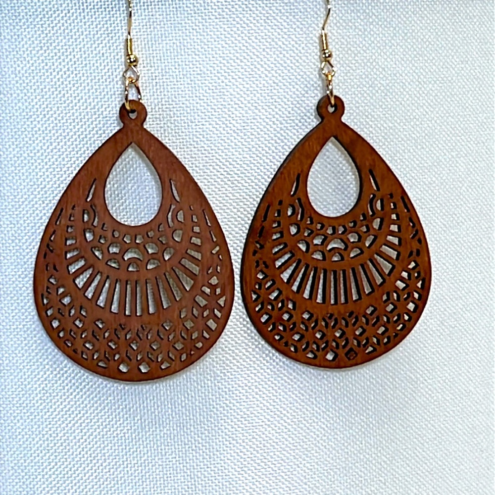 Elegant Brown Teardrop Earrings